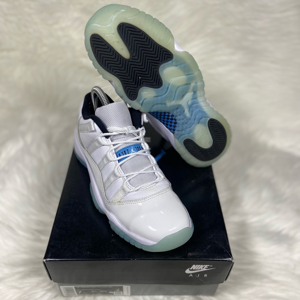 Air Jordan 11 retro low legend blue size 6.5